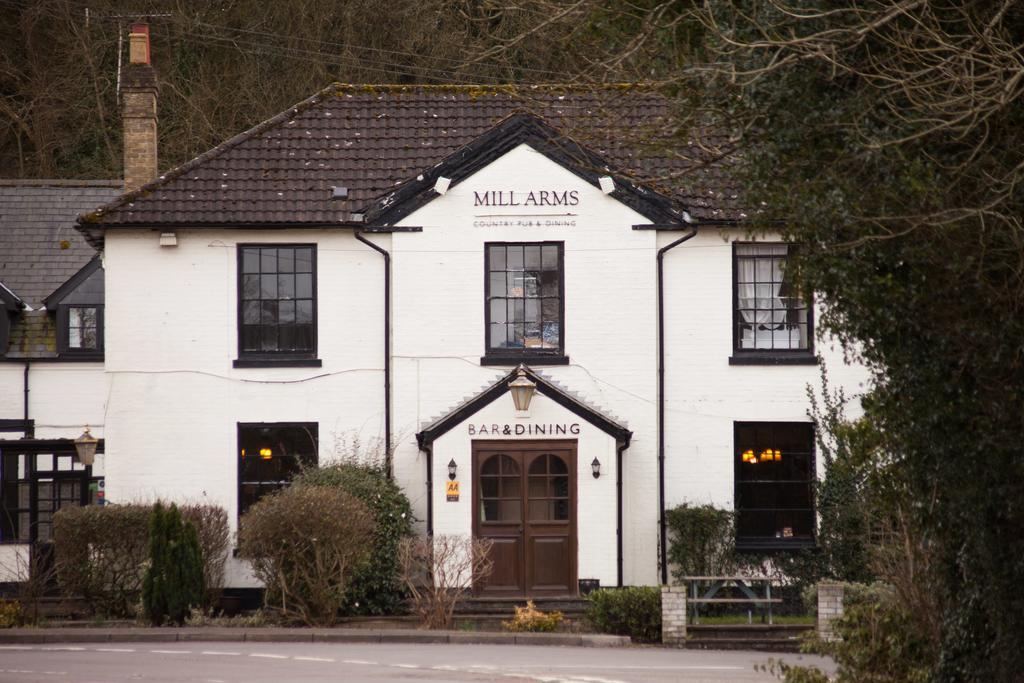 The Mill Arms Hotel Romsey Exterior foto